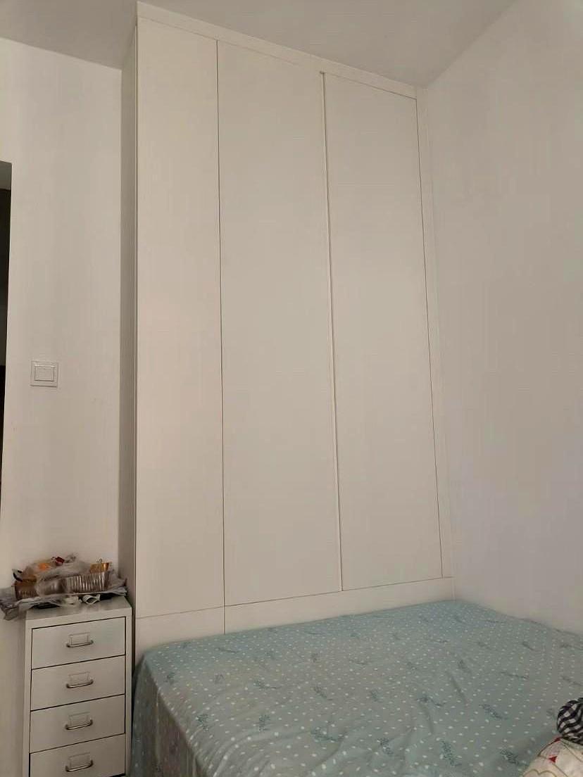 下班后宁愿在楼下发呆到天黑，都不敢进家门，这日子谁懂啊？
说白了就是公公婆婆都搬