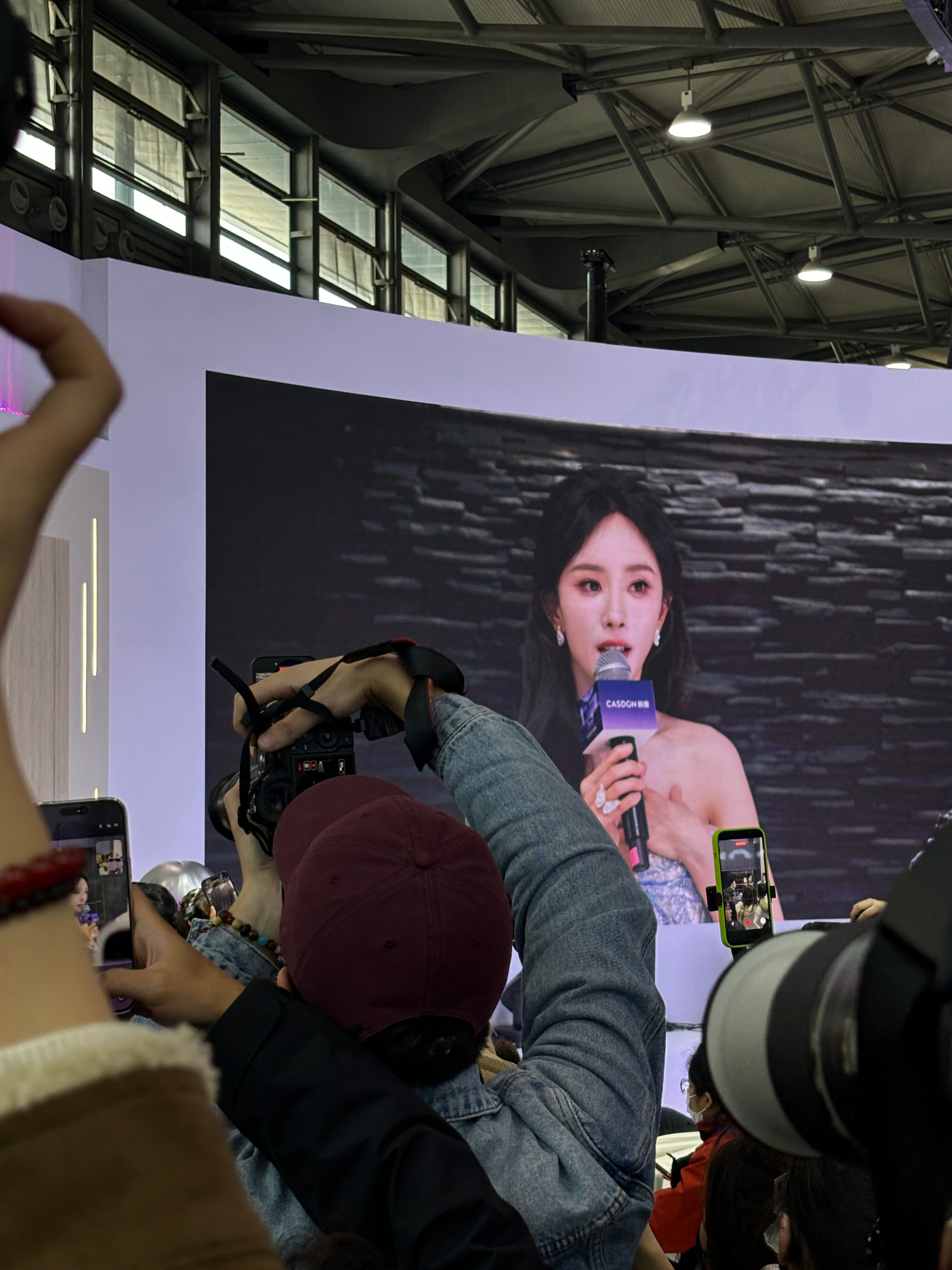 你们懂现场看杨幂这张美脸的震撼吗？！！