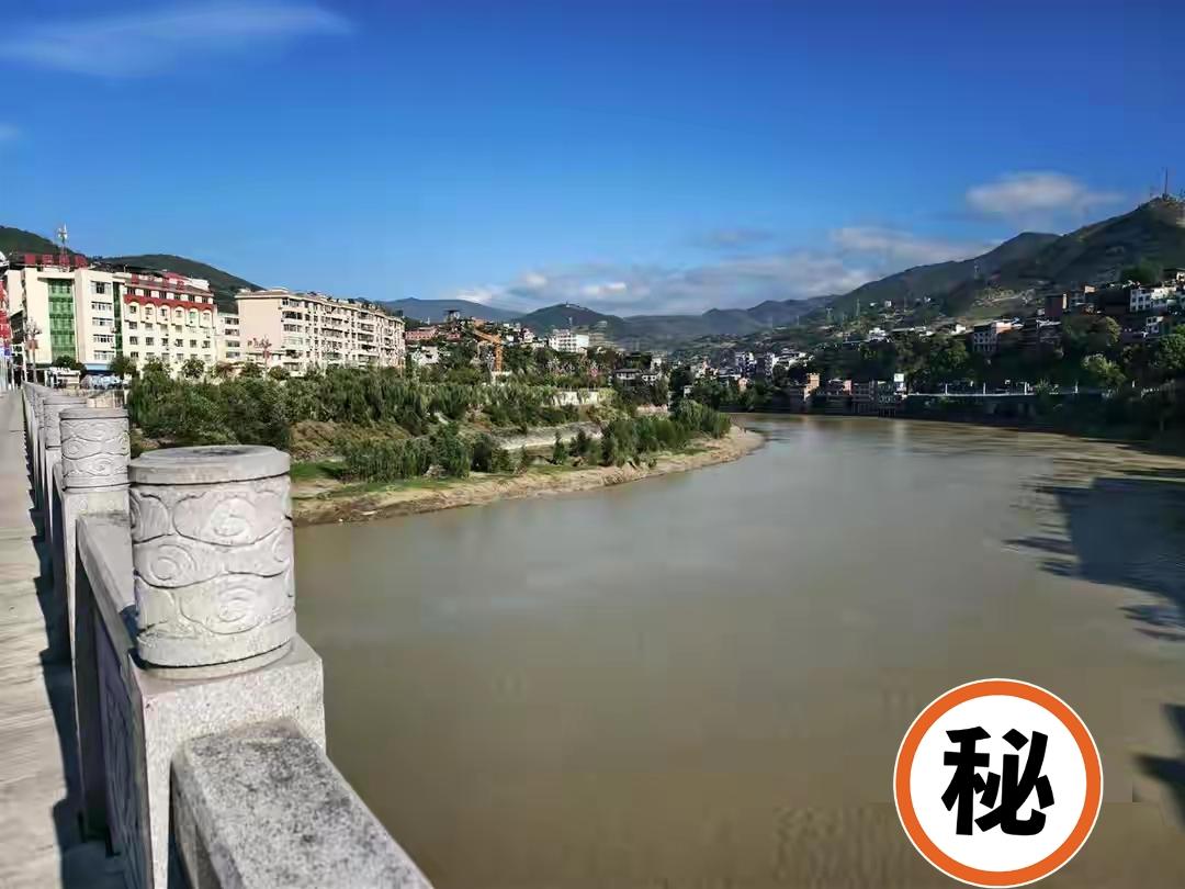 近日，陕西旬阳市男子周某某在婚礼当天跳河的事件引发关注。连日来，旬阳市组织应急、