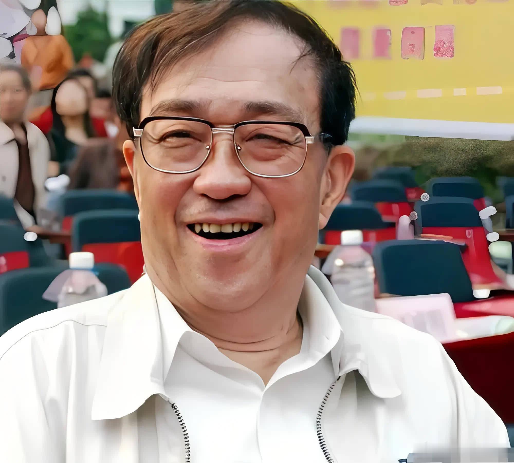 2008年，谢晋因病猝逝。追悼会当天，刘晓庆赶到现场，与谢晋的遗孀徐大雯抱头痛哭