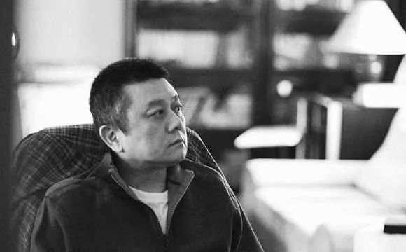 突然发现解放台湾省的建议，王朔的思路太妙了！他曾说，收复台湾不需要打仗，先宣布台