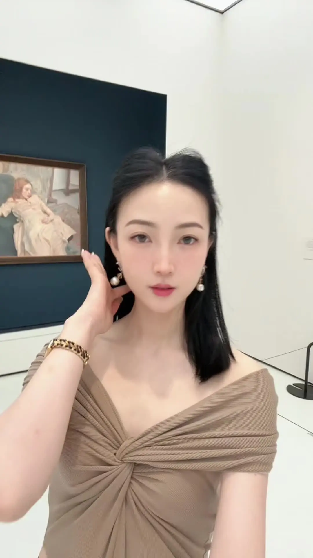 最近都在陪家人🥰有妈的孩子像个宝 btw：炳胜私厨真的非常一般了，从服务到菜品