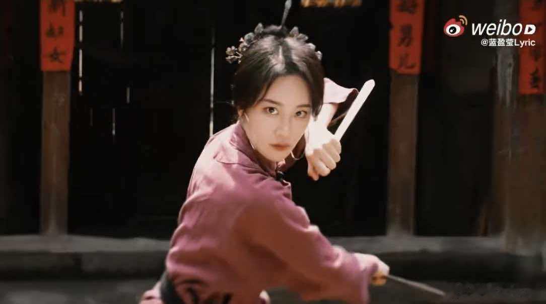 蓝盈莹三把刀 蓝盈莹发文定义手中三把刀，坚守为国为民为自己的初心，不卑不亢三观端