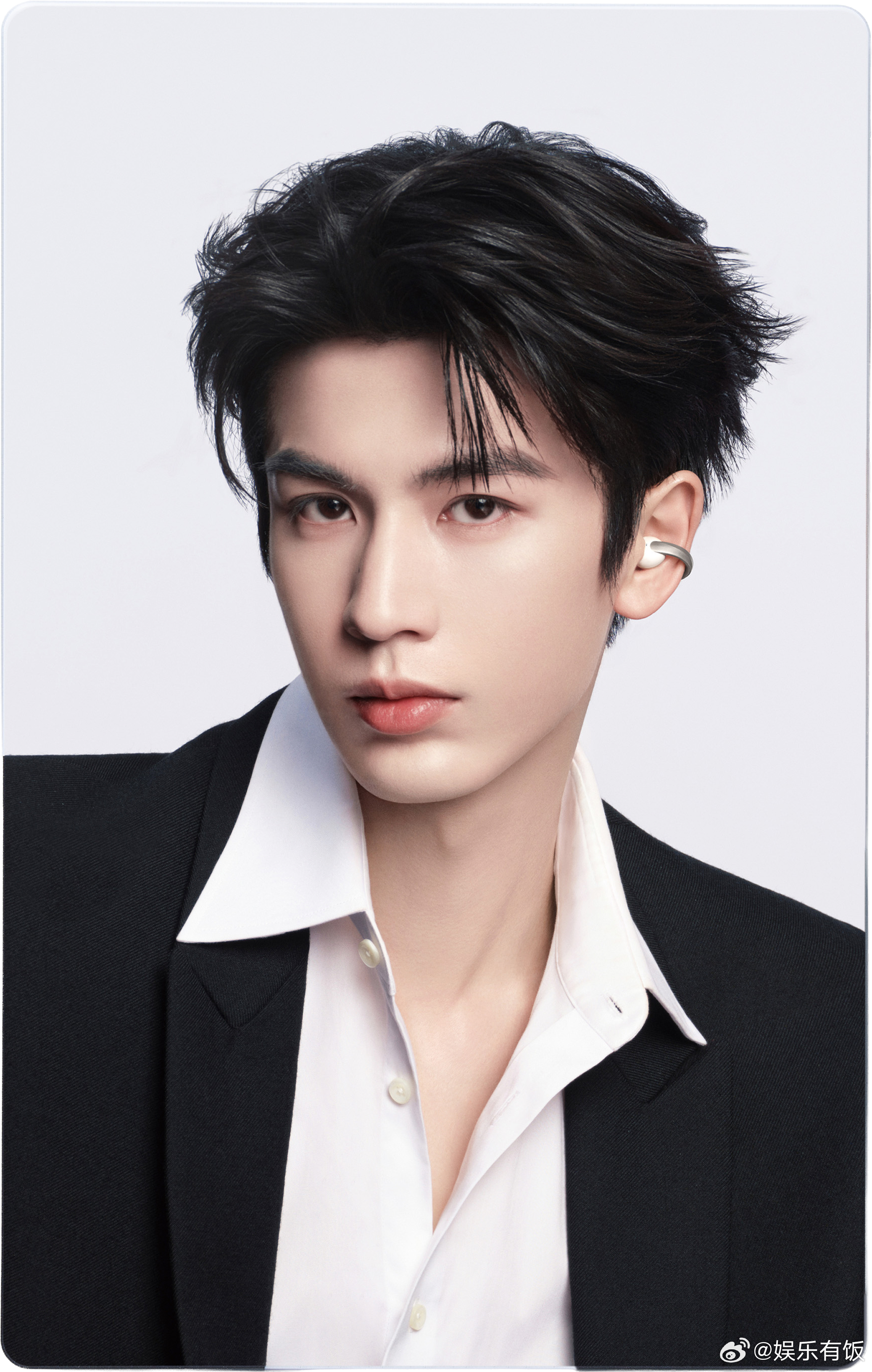 张凌赫安克高山流水遇知音  张凌赫新代言物料也太会拍了吧🥰 整组都是满满的电影
