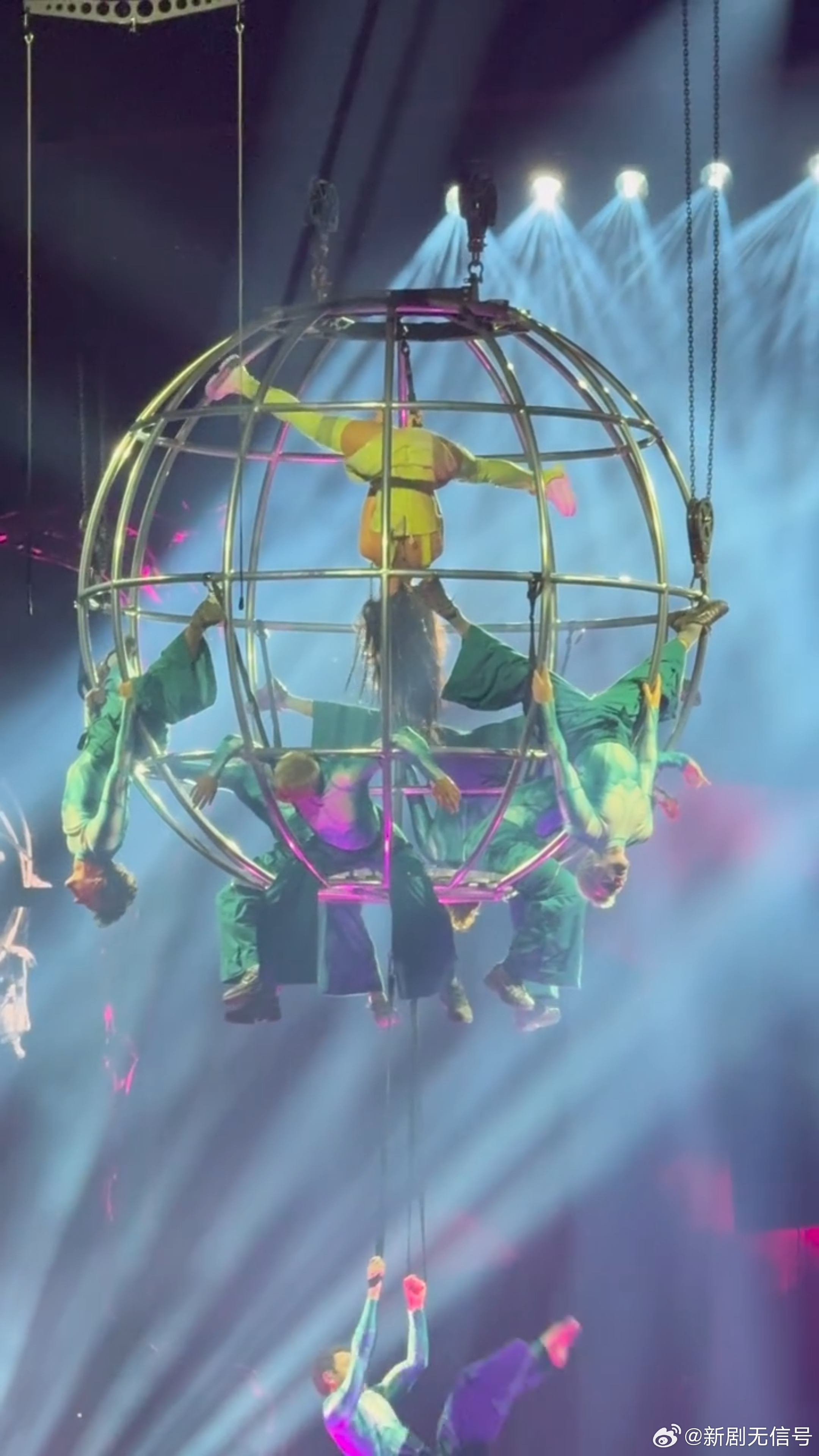 水果姐41岁正是闯中的年纪 水果姐闯中之心太坚定了！41 岁带着新歌 MV 而来