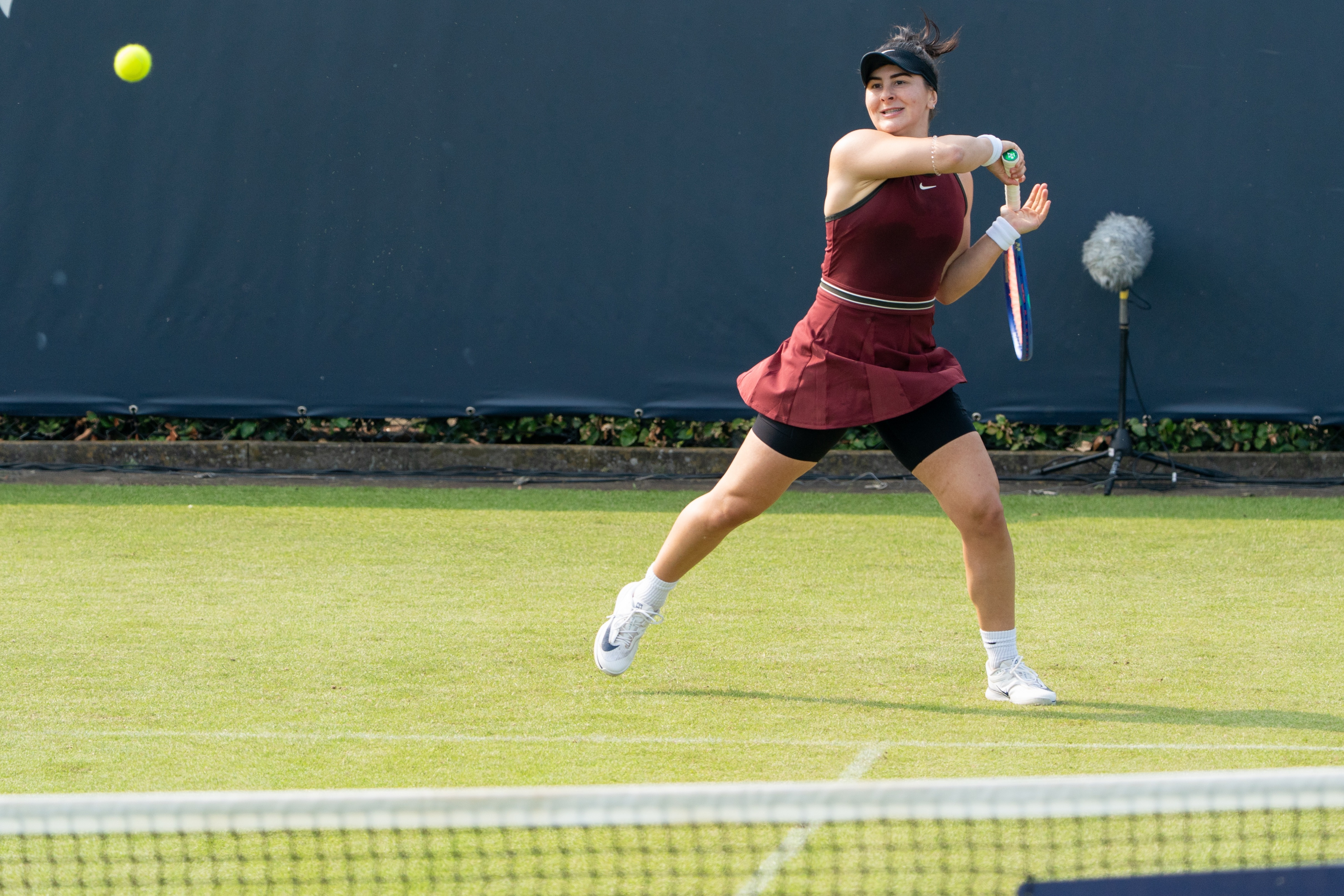 WTA250斯海尔托亨博斯站第二轮，去年赛会亚军安德莱斯库以6-0 6-4完胜7