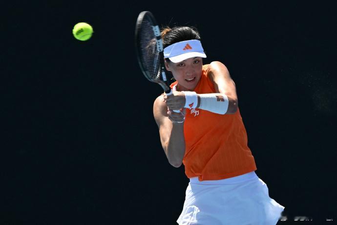 王美人太棒啦澳网女单第二轮，金花独苗王欣瑜4-6/6-4/6-4逆转前法网冠军奥