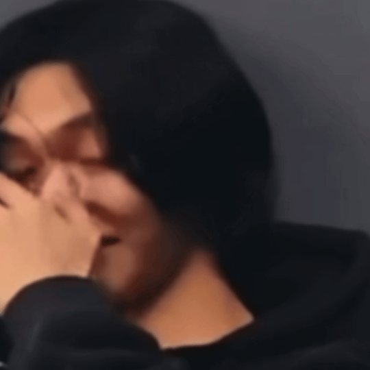 话说回来，我一直觉得国内的电影有点像便秘。都想深刻，但是不讲点大的东西，自我阉割