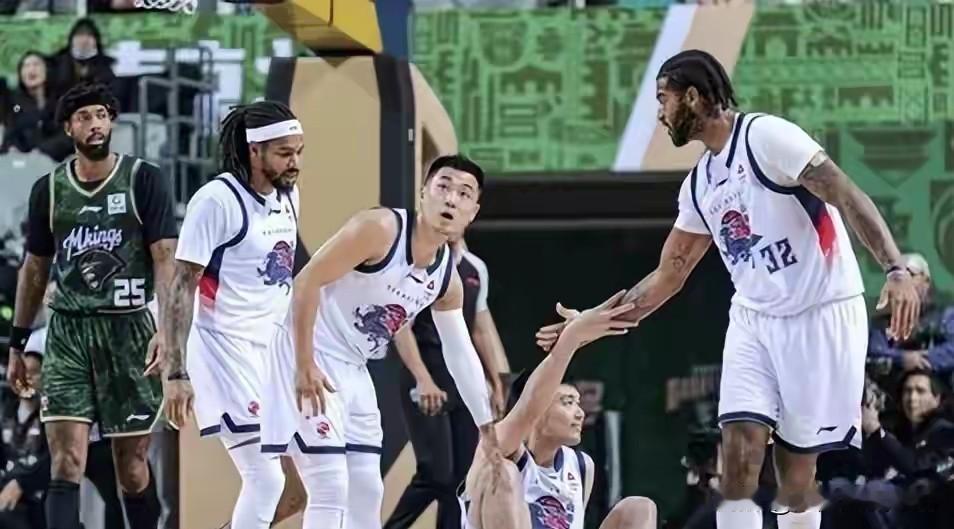 今晚山东男篮将会在临沂主场迎战宁波男篮，这也是常规赛临沂最后一个主场，山东男篮力