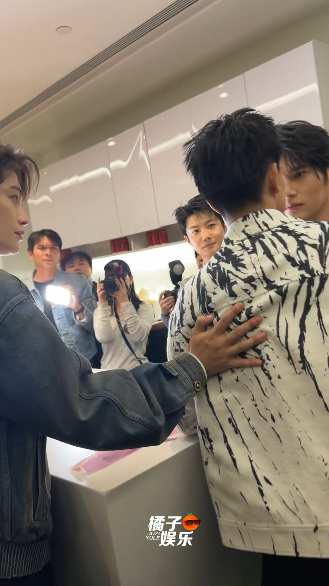 我乱嗑cp就丁禹兮这样做饭： ​ ​​​