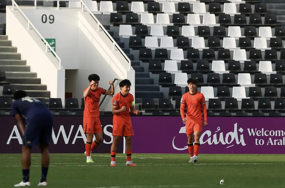 董路喊话国足：用赢球证明日本足球到头 日本人10000%瞧不起中国1月24日晚上