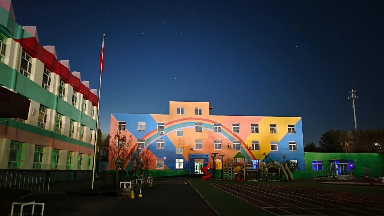 去年全国幼儿园减少2.14万所幼儿园数量大幅缩减，根源在于新生儿数量持续走低，适