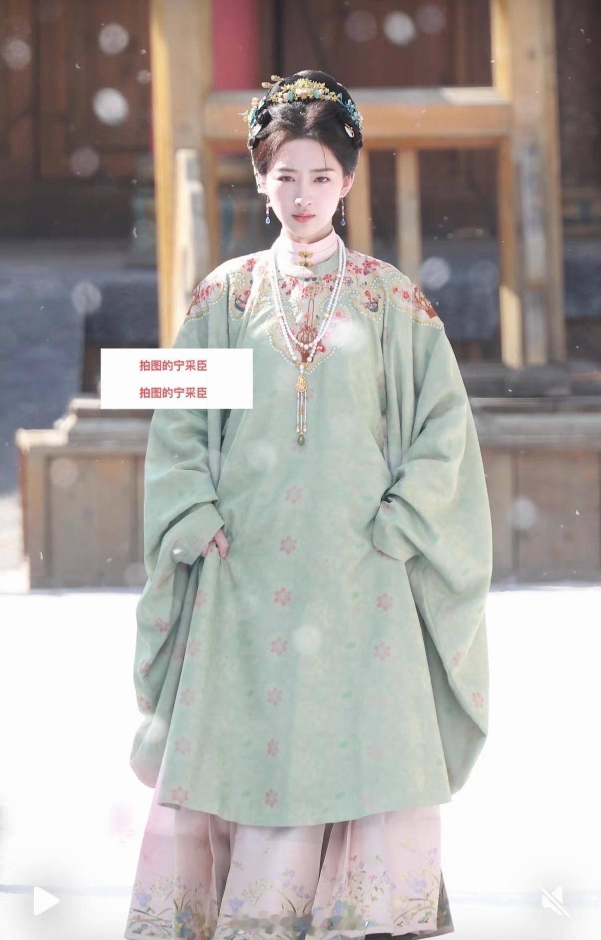 邓恩熙花开锦绣路透这部服化真的hin不错啊[点赞] ​​​