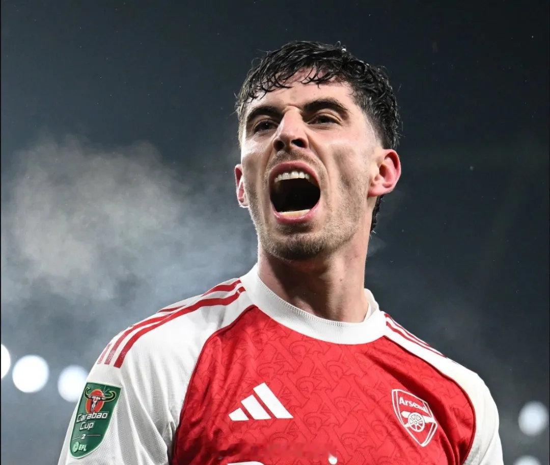 战胜切尔西之后，阿森纳已经各项赛事对蓝军保持连续10场不败：7胜3平，进22球丢