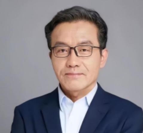 复旦教授王德峰，扯下了当下社会最痛的一块遮羞布，一语惊醒梦中人！他直言：“今日之
