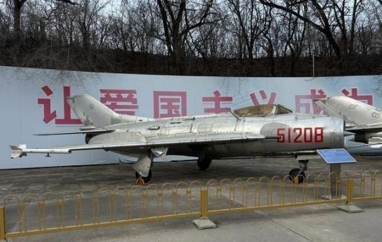 拒不还钱！一个国家曾拖欠中国30年，把26架崭新的战斗机搁成废铁，最后不仅坑惨了