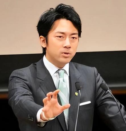 一波管制引爆日本政坛！三大核心部门接连发起 3 轮抗议，防卫大臣小泉亲自出席记者