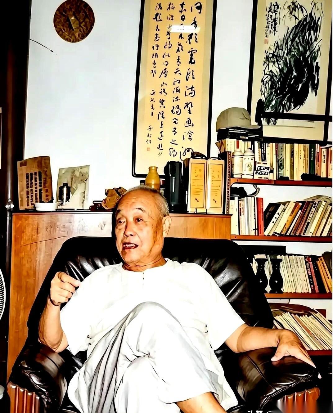 见过脸皮厚的，真没见过把无耻直接刻进骨灰里的
 
翻完国民党大特务谷正文的一生，