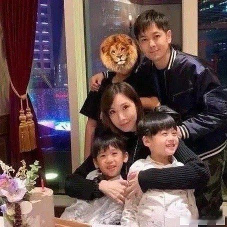 为什么林志颖家庭合照总是把大儿子的脸挡住，双胞胎儿子的脸却不遮挡？ ​​​