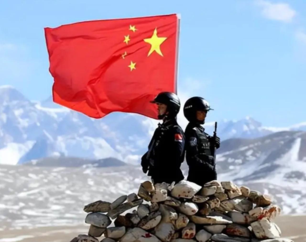 中印边境长期存在一种特殊的对峙状态，双方均配备现代化热兵器与核威慑能力，但实际冲