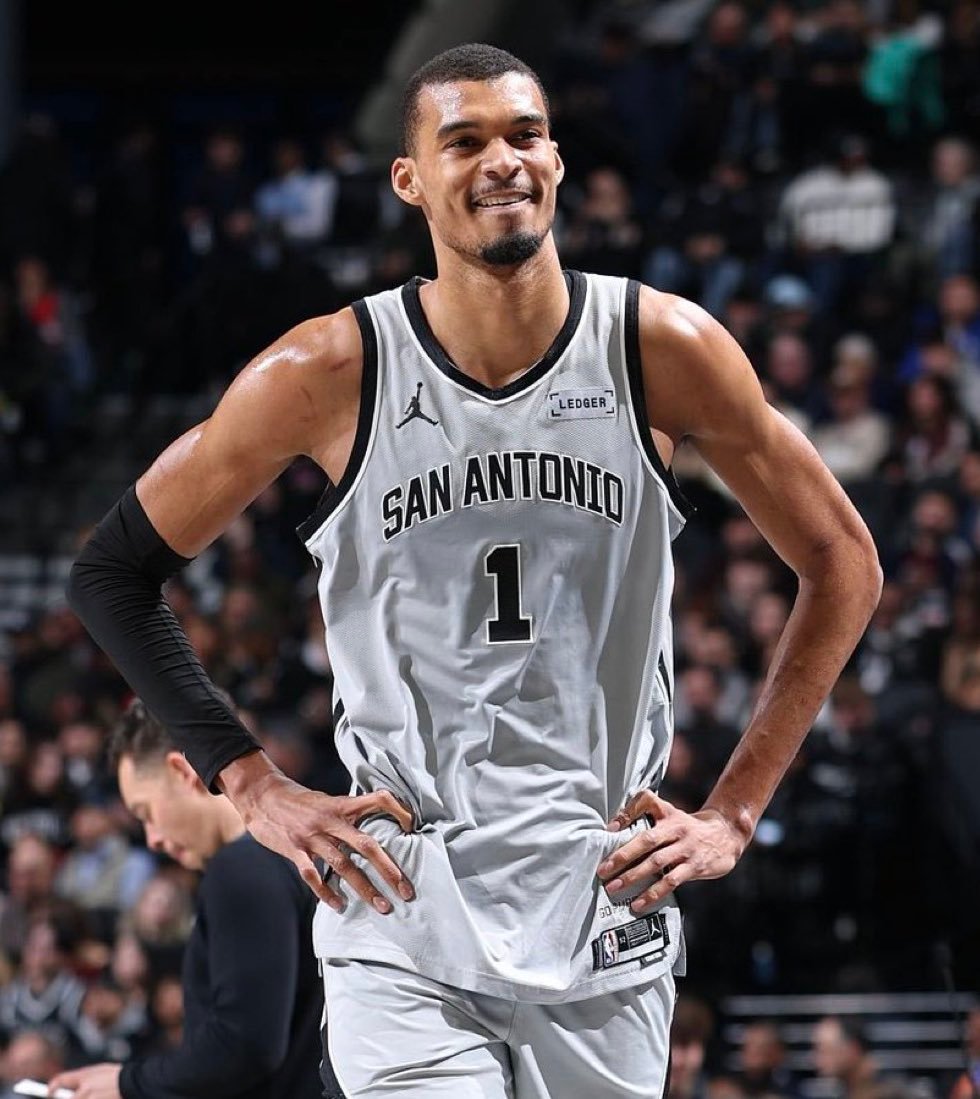 MVP榜单更新！文班亚马升至第一！！1. 维克托·文班亚马，圣安东尼奥马刺队上周