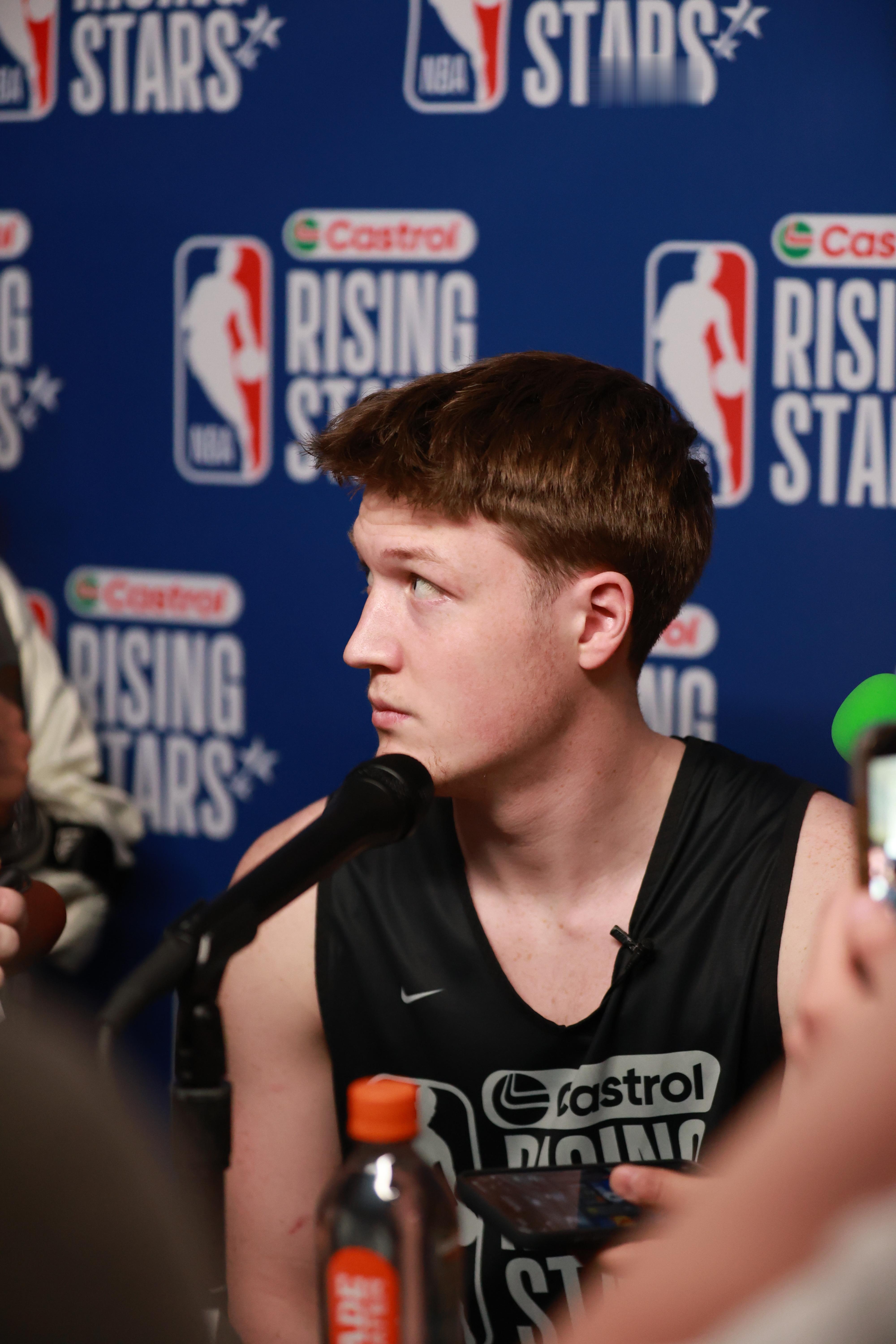 前方报道📷颜值二选一：萨尔 还是 克努佩尔 chinahawks