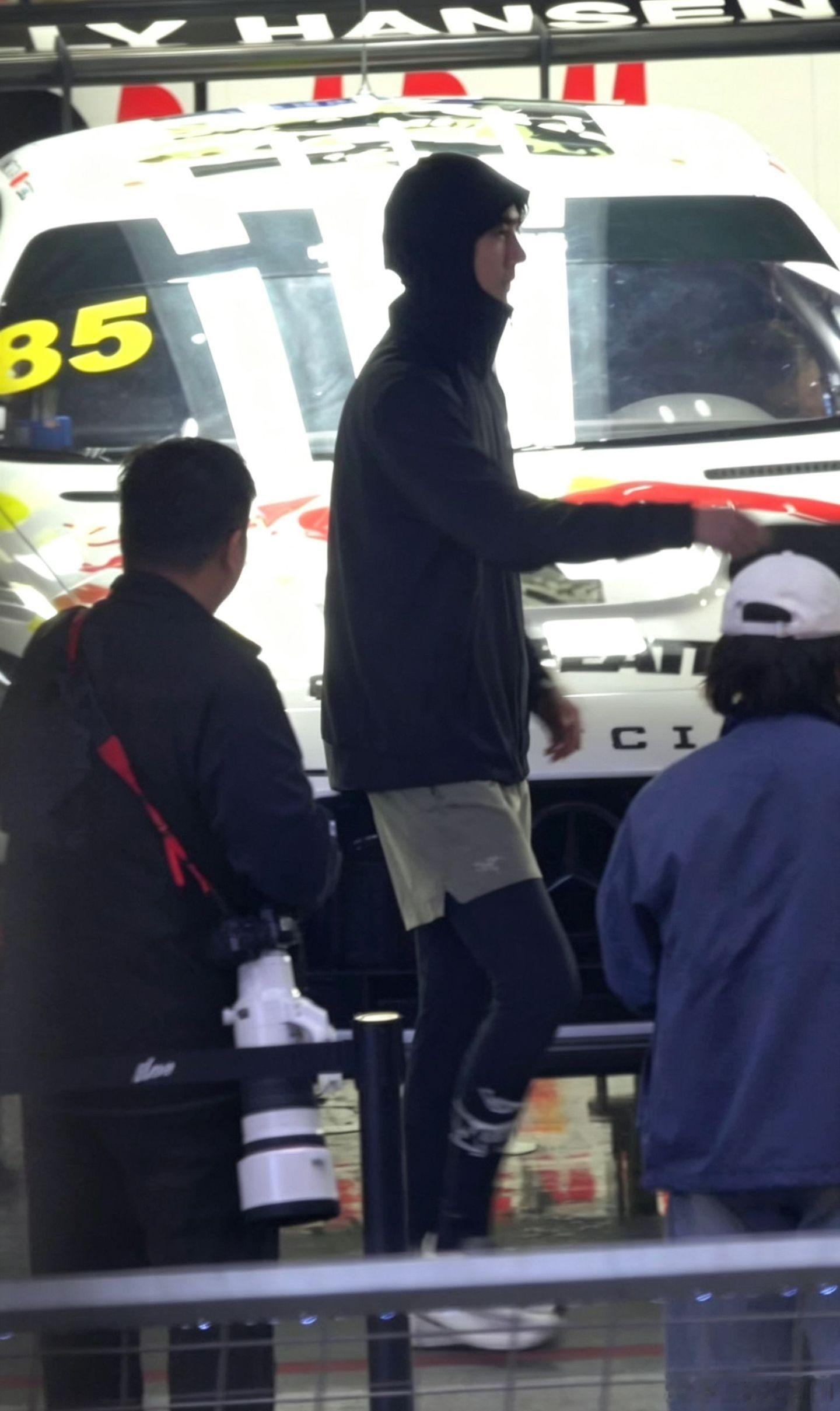 天塌了老公鼻子顶着 