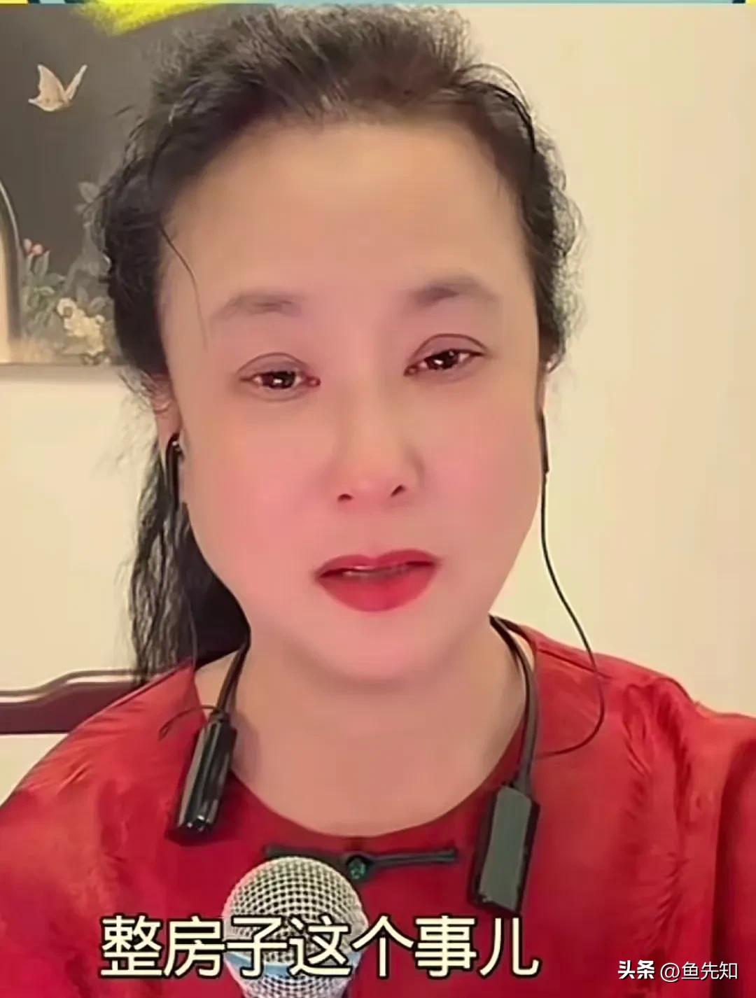 谢广坤前妻王晓华在直播中痛哭流涕，讲述自己对不起师父赵本山。王晓华说，自己也没什