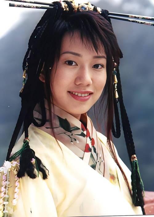 近日，中东局势紧张波及迪拜，女星吴辰君亲历惊魂时刻，她发文称人生第一次听到炮弹声