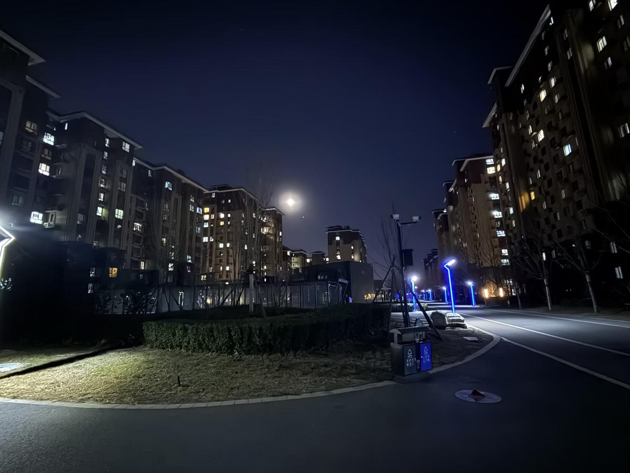 品鉴上汽旗舰大六座智己LS9