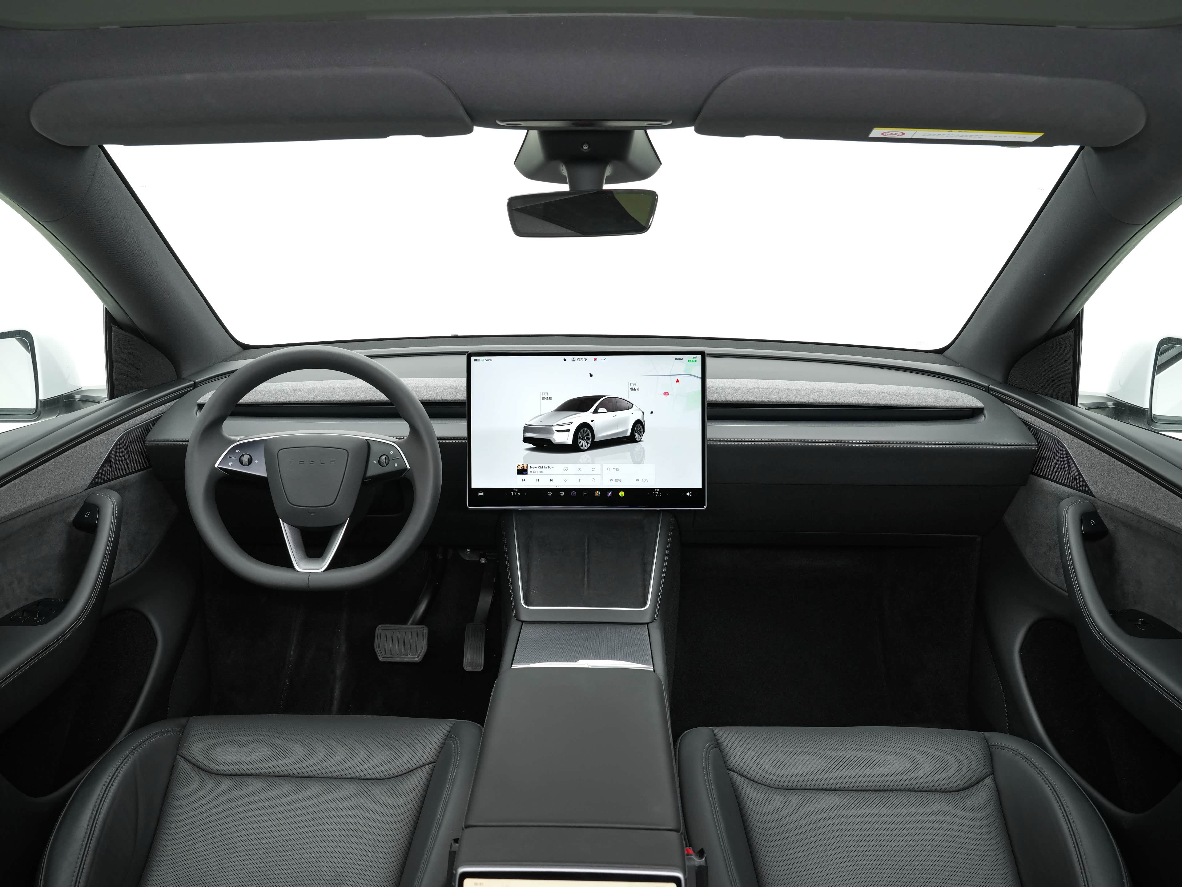 要说家用纯电SUV，Model Y绝对绕不开。开上手第一感受就是好开，电池布局低