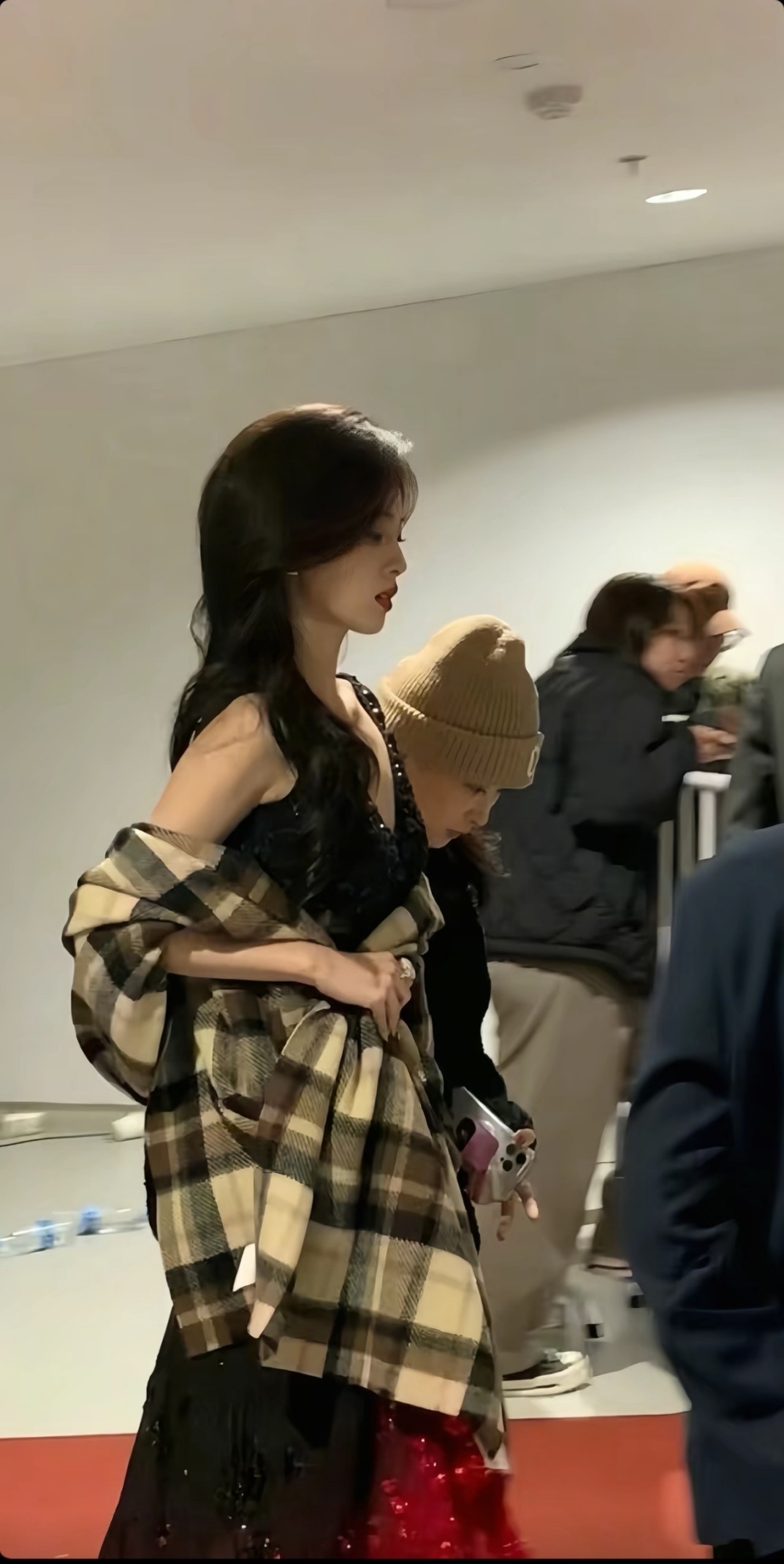 白鹿[超话] 这我不得直接幻视高干文女主角吗！梦妍真的有点美的超过了[期待] ​
