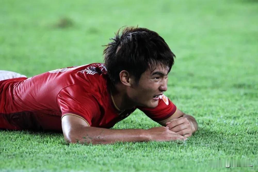 再正常不过的事情，怎么还能受到人身威胁？八冠王球迷就这么不分青红皂白吗？球员讨薪