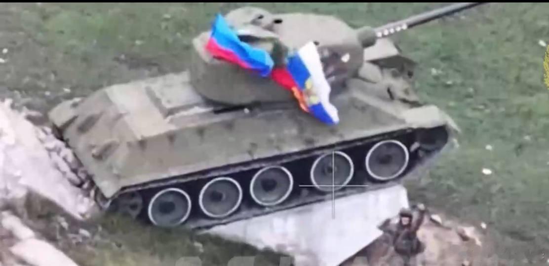 俄军在塞弗尔斯克的各种插旗来源：DIVGEN 🚩 Карта СВО俄乌局势新