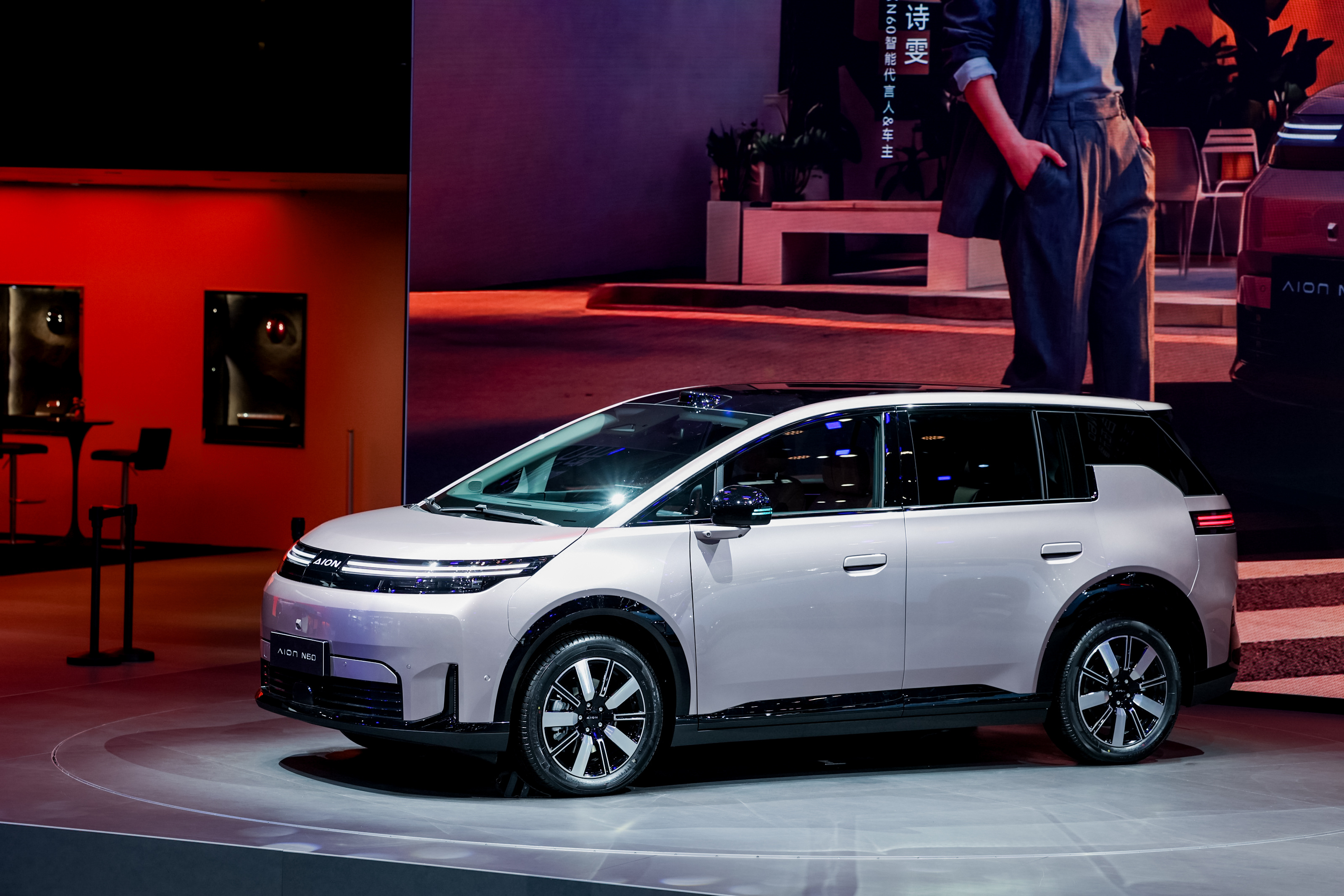 北京车展年轻人的第一台智能满配好车10.68万起 埃安N60在北京车展正式上市，