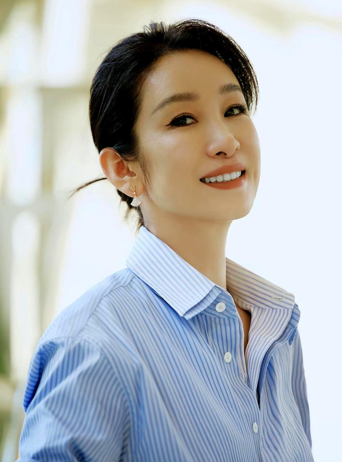 很多人说，秦海璐现在怎么不怎么拍戏了？
 

别搞错了，不是没戏拍。人家早就凭《