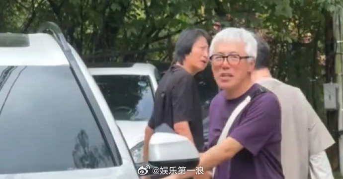 张宇方回应白发经纪人谈张宇近况 据台媒，58岁金曲歌王张宇自2018年宣布无限期