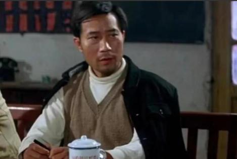 1990年，导演请李雪健主演焦裕禄。不料，焦裕禄的妻子得知后，立马摆了摆手，连连