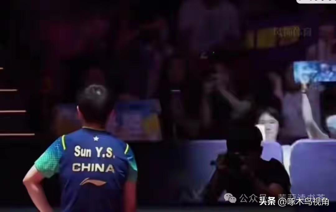 大家知道，当今世界乒坛只有孙颖莎拥有一支庞大的啦啦队，只要是孙颖莎参加比赛，场馆