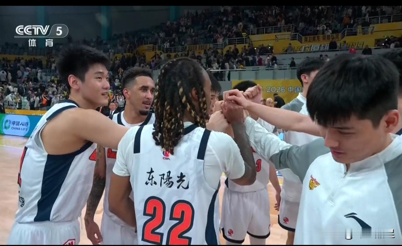 今晚两场恶战，或定联赛第四！
1.之前排名第4的北京北汽今晚在主场以83-88不