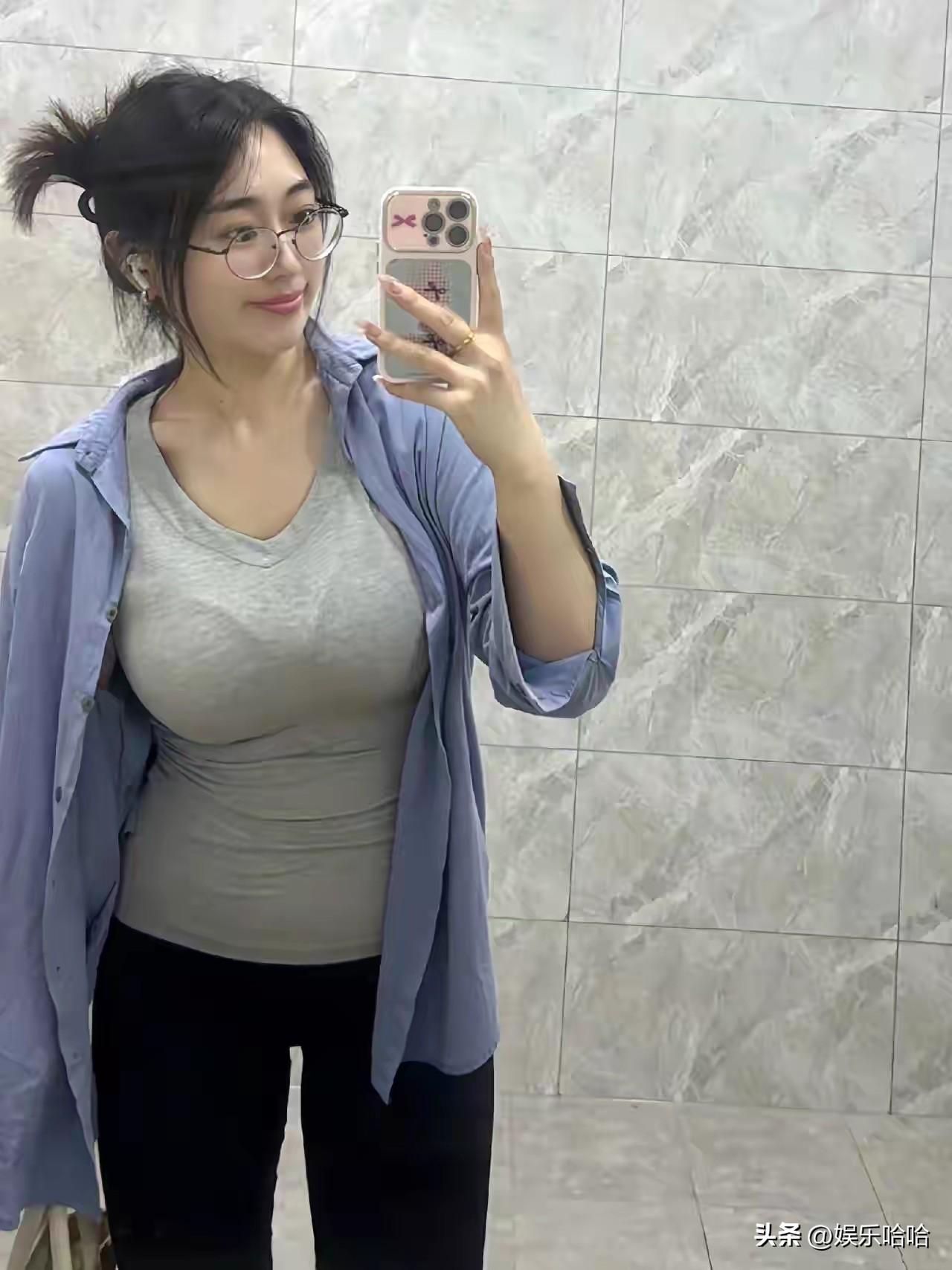 元气满满的一天从自拍开始！😊✨