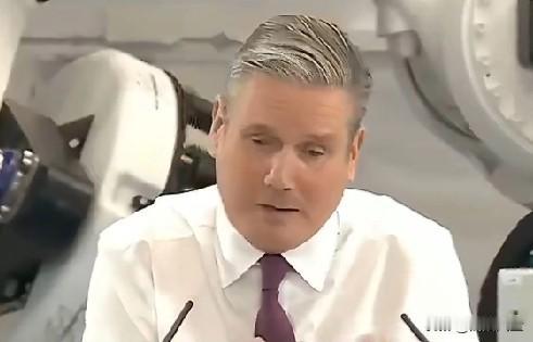 记者:“根据《金融时报》今年夏季报道，彼得·曼德尔森勋爵在2009年担任副首相期