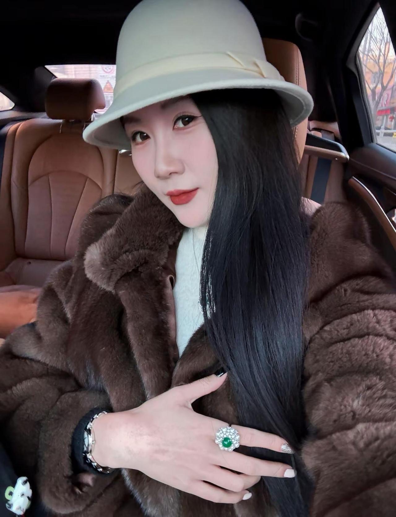 站在高处怎会看到低处的乱七八糟，好好做自己，心安处便能成为自己