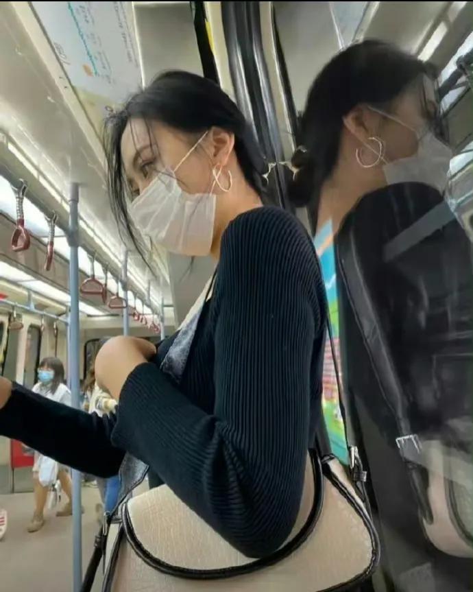 遇到高冷御姐该怎么搭讪