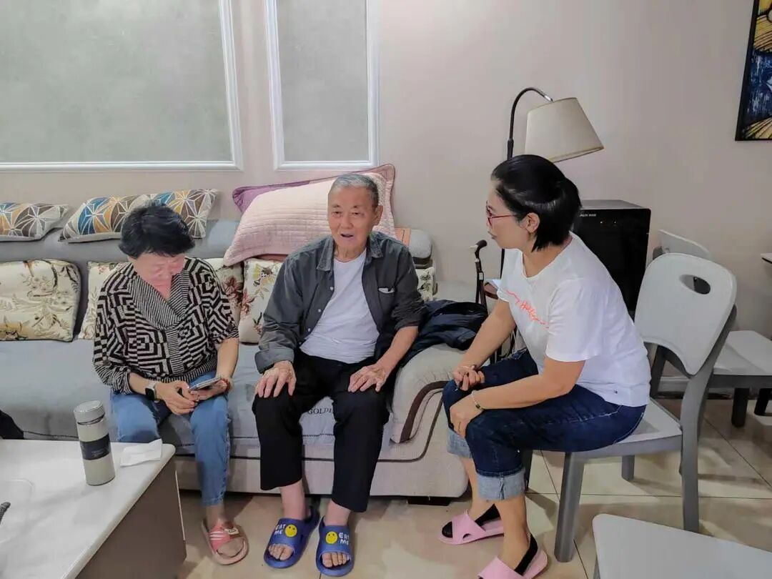 【#88岁退休干部离世后捐献遗体#】11月28日下午5时，四川攀枝花市东区退休干