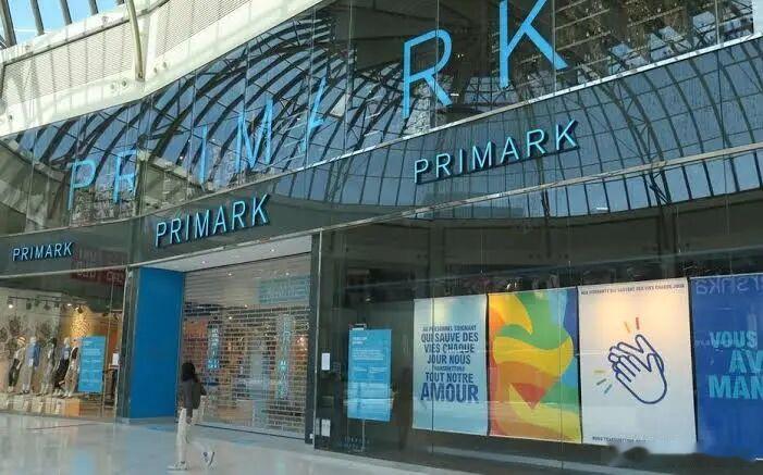 法国Primark曝光130段偷拍视频！小伙伴们，大家好呀！逛街试衣服本来是件开