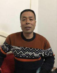 我（指寻亲人李先生），男，约1970年出生，到养家（新郑市）大概是1975年，记