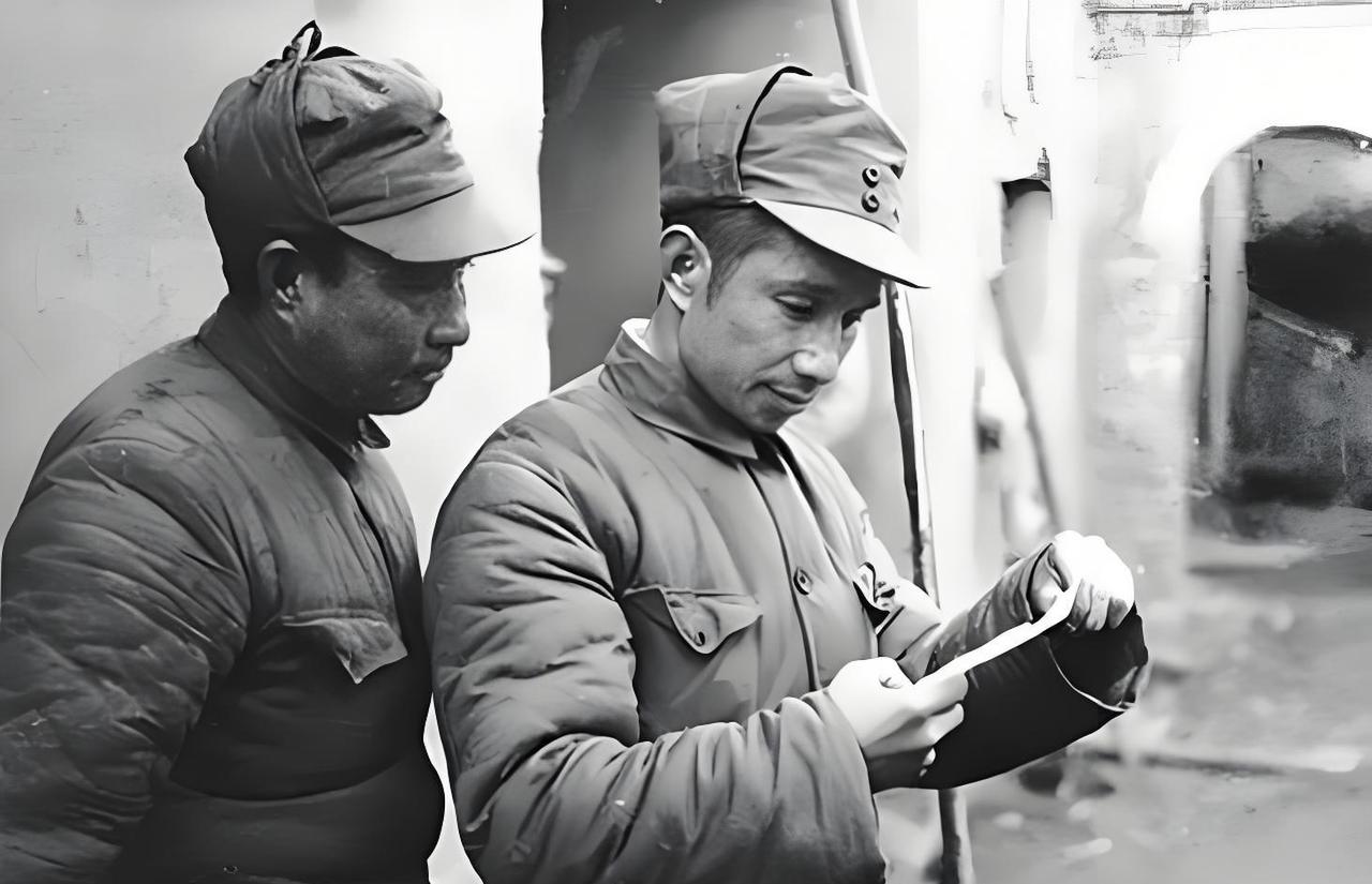 1940年江南的冬夜，新四军指挥部的煤油灯映着陈毅拍案而起的身影。

“独臂兵站