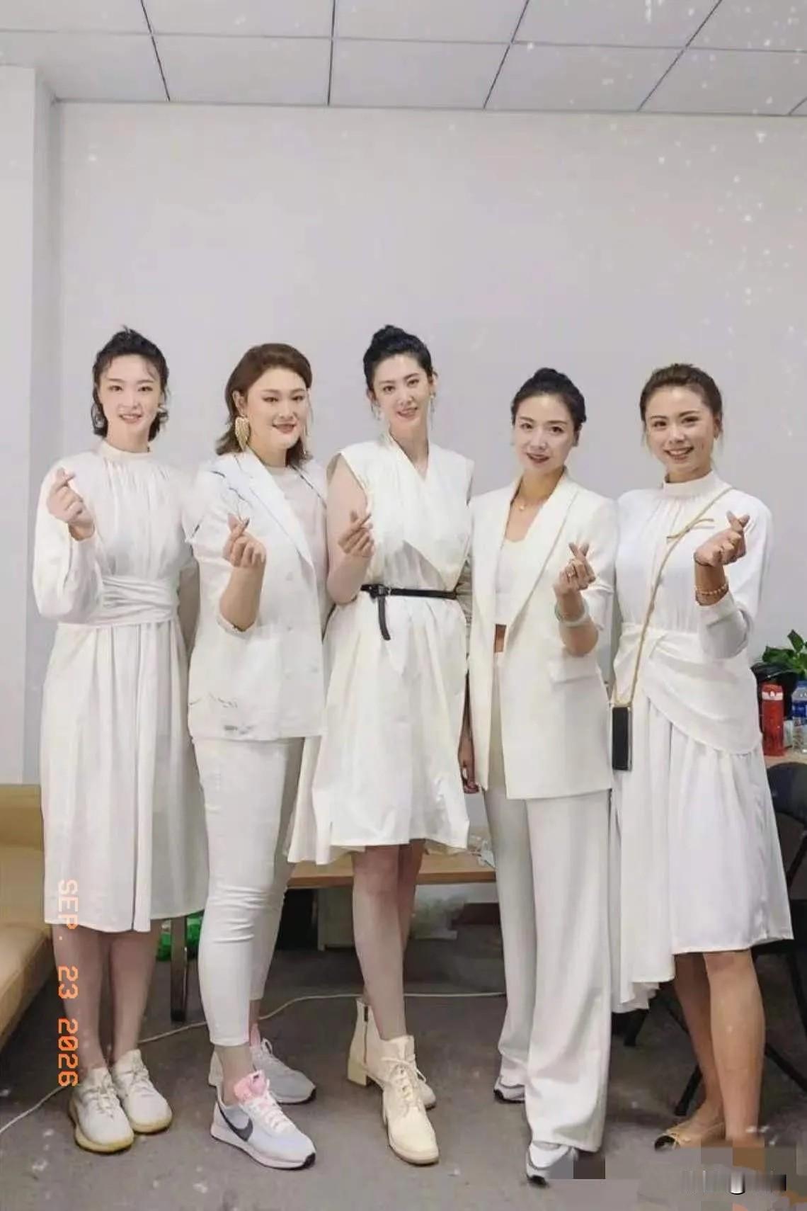 惠若琪，激动发文。
 
9月22日晚，惠若琪在个人社交平台上激动发文，配文写着：