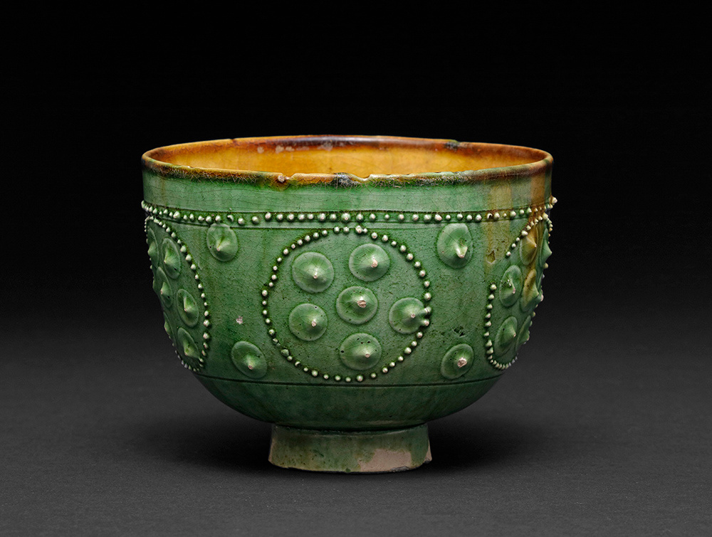 大阪东洋陶瓷馆藏 卯里欣侍旧藏 北齐至隋代的绿釉贴花连珠纹碗 